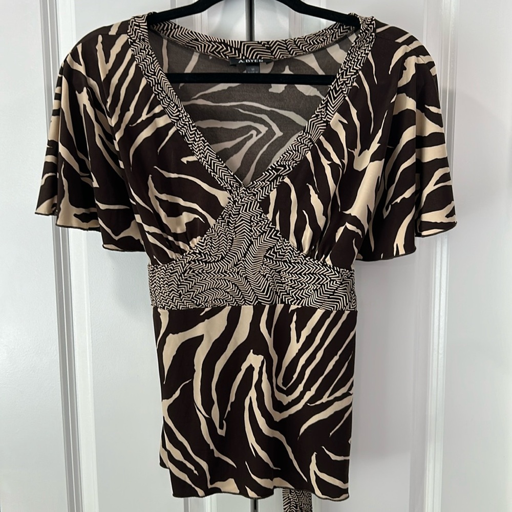 V-Neck Blouse with Tie , Size M, Great Condition!